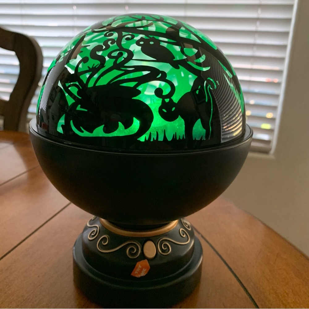 HYDE & EEK! Boutique Halloween Lighted Silhouette Witch Scene Animated Projector